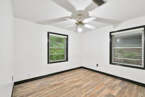 819 Elton Street Houston TX 77034