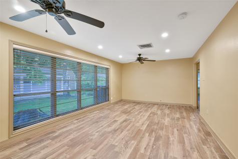 819 Elton Street Houston TX 77034