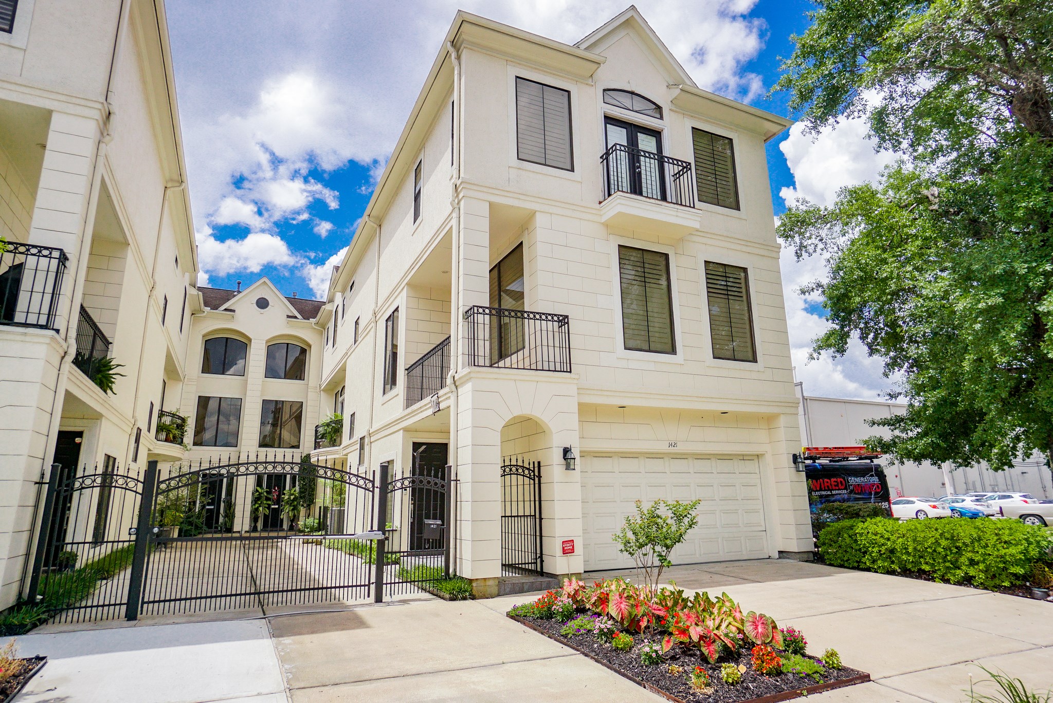 1421 W Clay Street Houston TX 77019