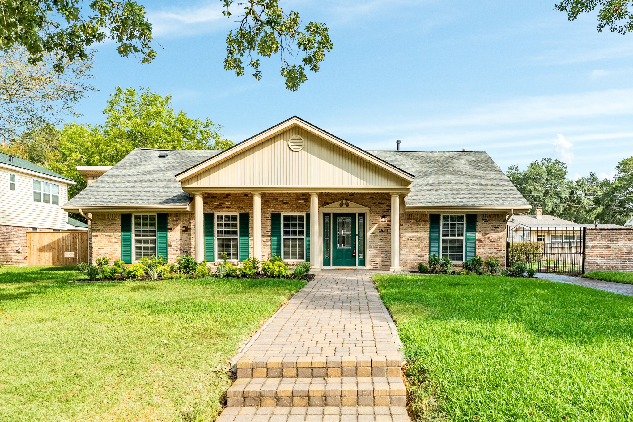1910 Claiborne Drive League City TX 77573