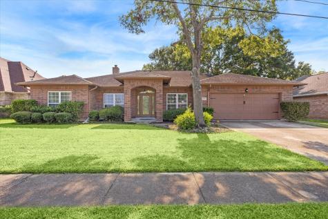 1727 Les Talley Drive El Lago TX 77586