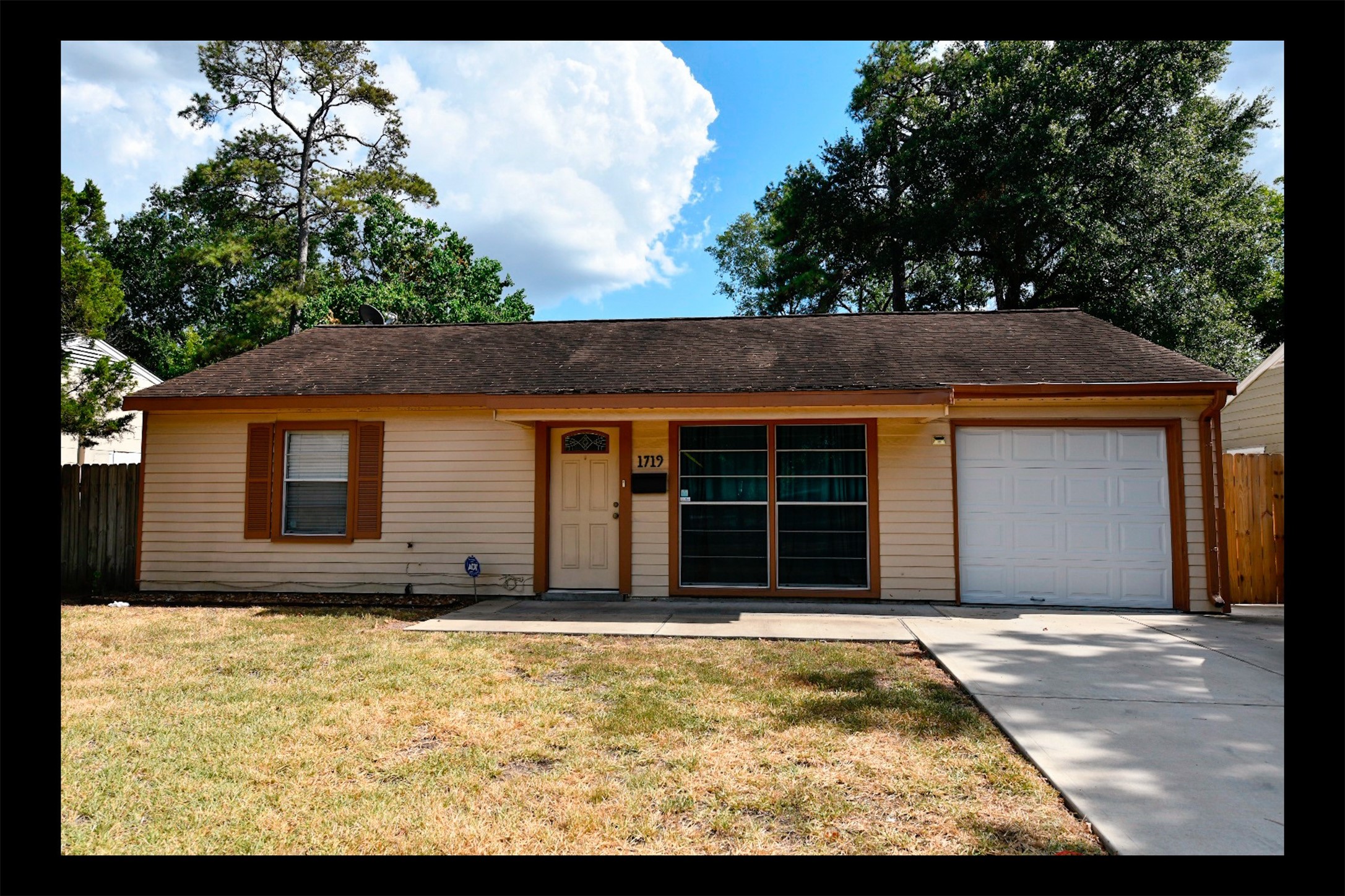 1719 W 43rd Street Houston TX 77018