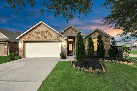 2439 Dark Elm Drive Fresno TX 77545