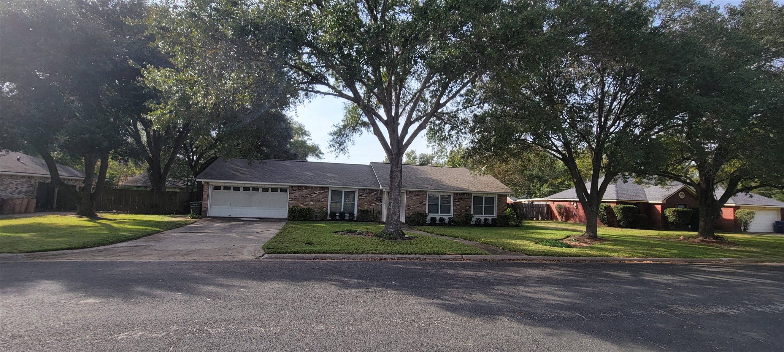 104 Royal Oaks Street Huntsville TX 77320