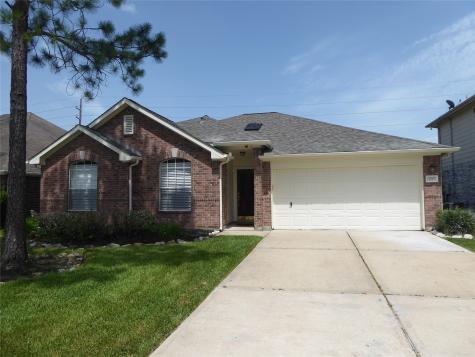 3015 Glenwood Drive Pearland TX 77584