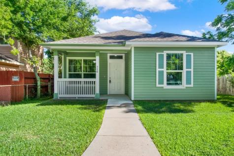 716 1st Avenue N Texas City TX 77590