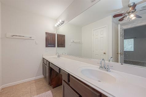101 Spencer Landing W La Porte TX 77571