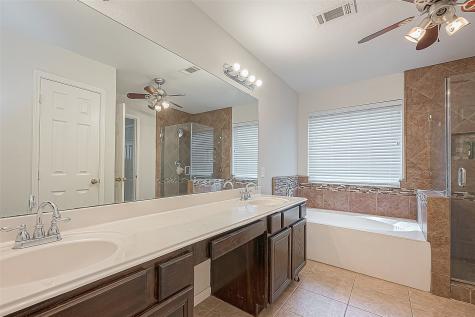 101 Spencer Landing W La Porte TX 77571