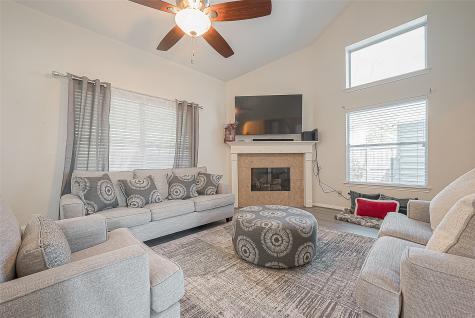 101 Spencer Landing W La Porte TX 77571