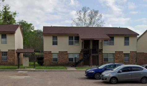 208 Wells Street Madisonville TX 77864