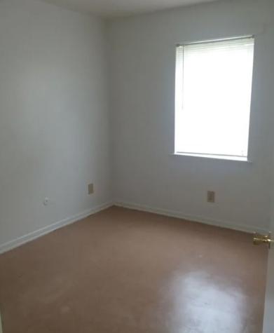 208 Wells Street Madisonville TX 77864