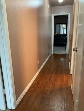 1839 Sherwood Forest Street Houston TX 77043