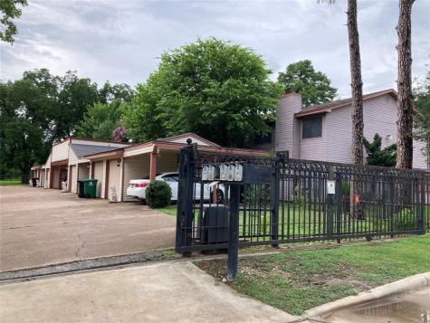 1839 Sherwood Forest Street Houston TX 77043