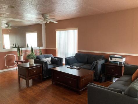 1839 Sherwood Forest Street Houston TX 77043