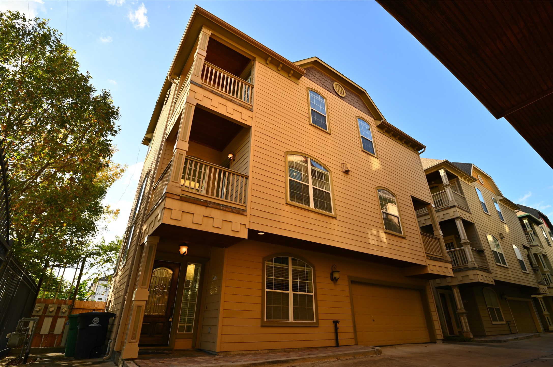 931 W 25th Street F Houston TX 77008