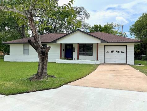 60 Mimosa Court Lake Jackson TX 77566
