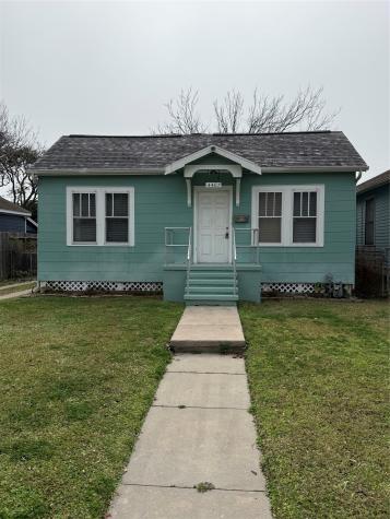 4407 Avenue S 1/2 Galveston TX 77550
