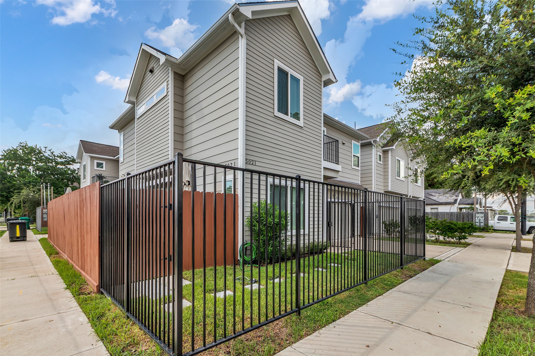 5021 Nichols Street Houston TX 77020