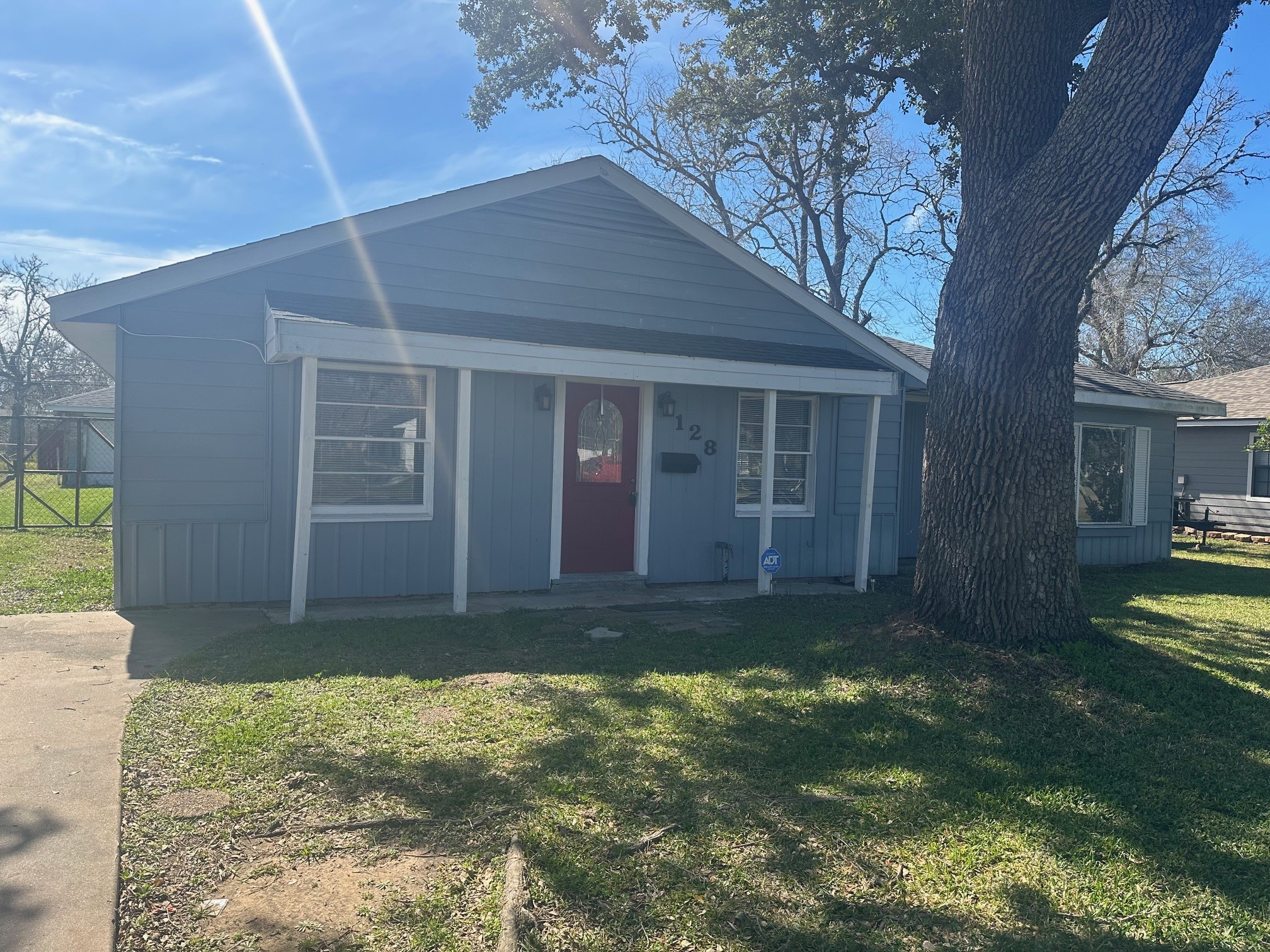 128 Laurel Street Lake Jackson TX 77566