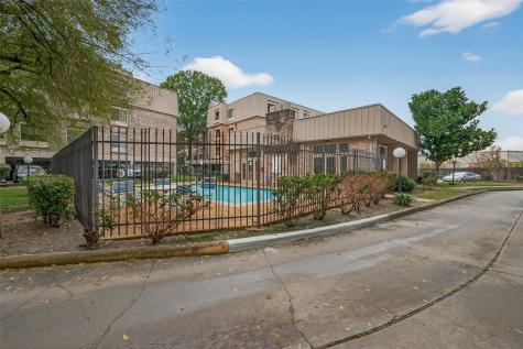 2211 S Braeswood Boulevard 23c Houston TX 77030