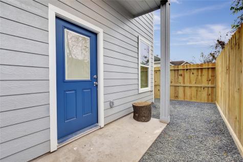 21 Latham Street D Houston TX 77011