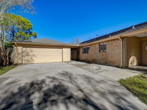 15531 Pleasant Valley Road Houston TX 77062