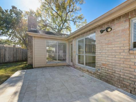 15531 Pleasant Valley Road Houston TX 77062