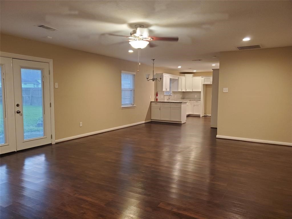 5618 Yacht Club Drive Dickinson TX 77539