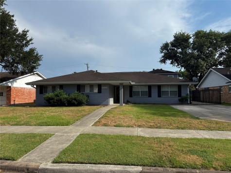 5811 Mcknight Street Houston TX 77035