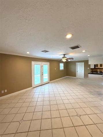 5811 Mcknight Street Houston TX 77035