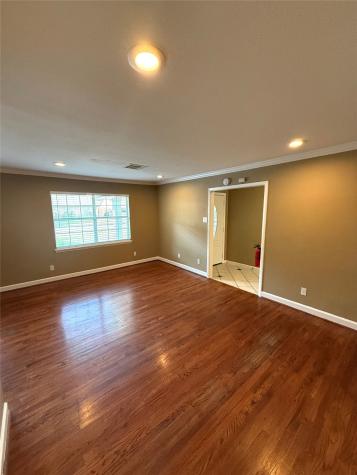 5811 Mcknight Street Houston TX 77035