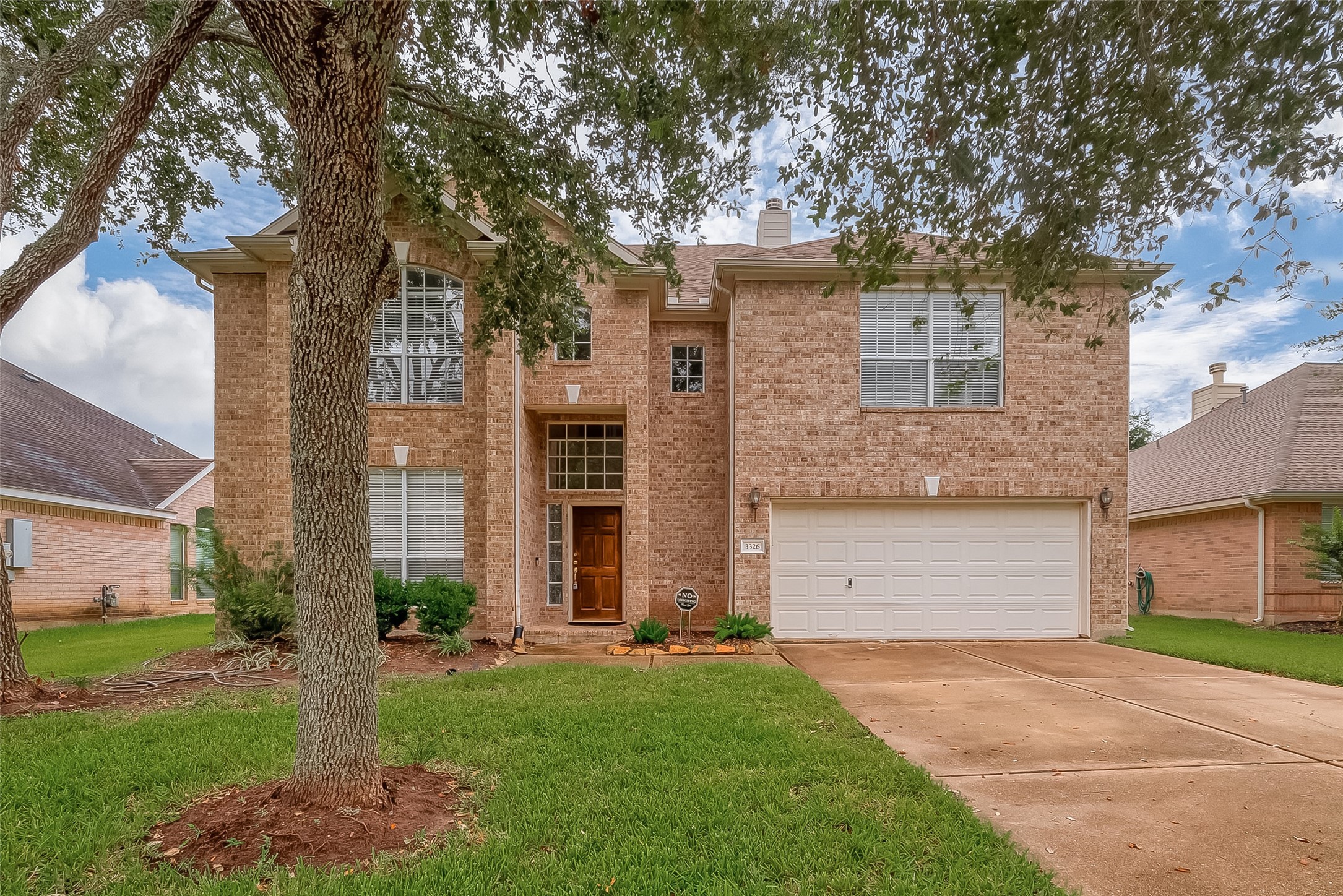 3326 Lakeway Lane Pearland TX 77584