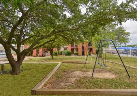 1906 S College Avenue Decatur TX 76234