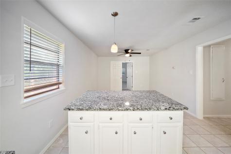 6414 Heath Street Houston TX 77016