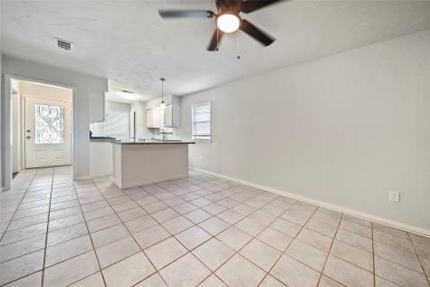 6414 Heath Street Houston TX 77016