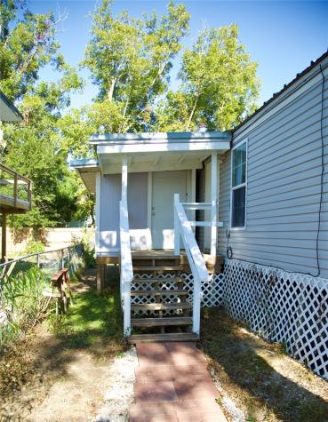 4443 6th Street Bacliff TX 77518