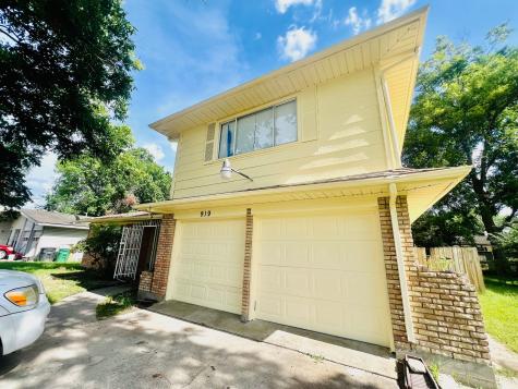919 Saddle Rock Drive Houston TX 77088