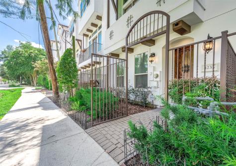 4235 Feagan Street Houston TX 77007