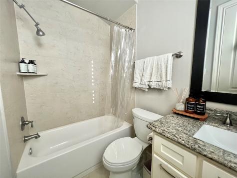1636 Wrenwood Lakes Houston TX 77043