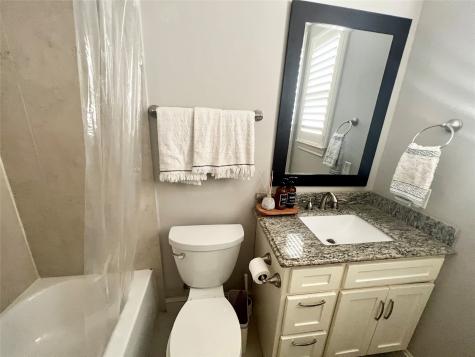 1636 Wrenwood Lakes Houston TX 77043