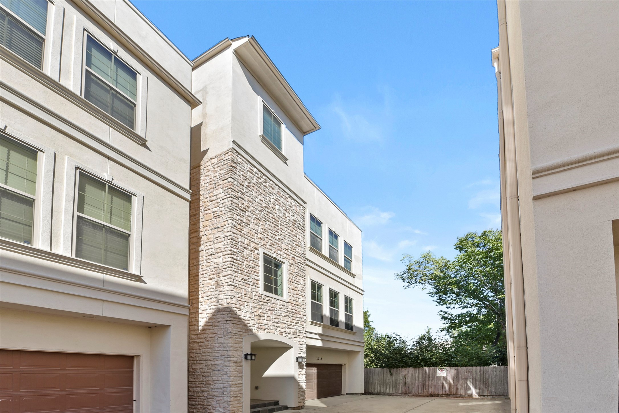 5226 Kiam Street 1018 Houston TX 77007