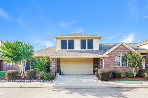 1719 Village Townhome Drive Pasadena TX 77504