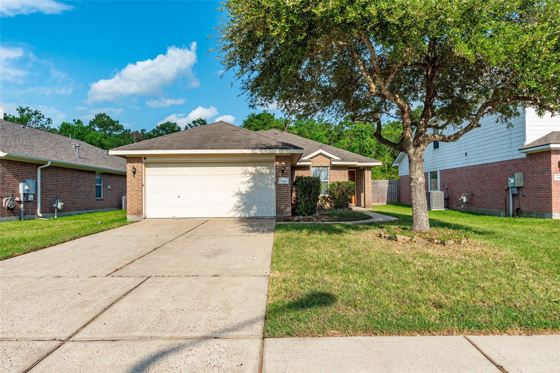 136 Easton Glen Lane Dickinson TX 77539