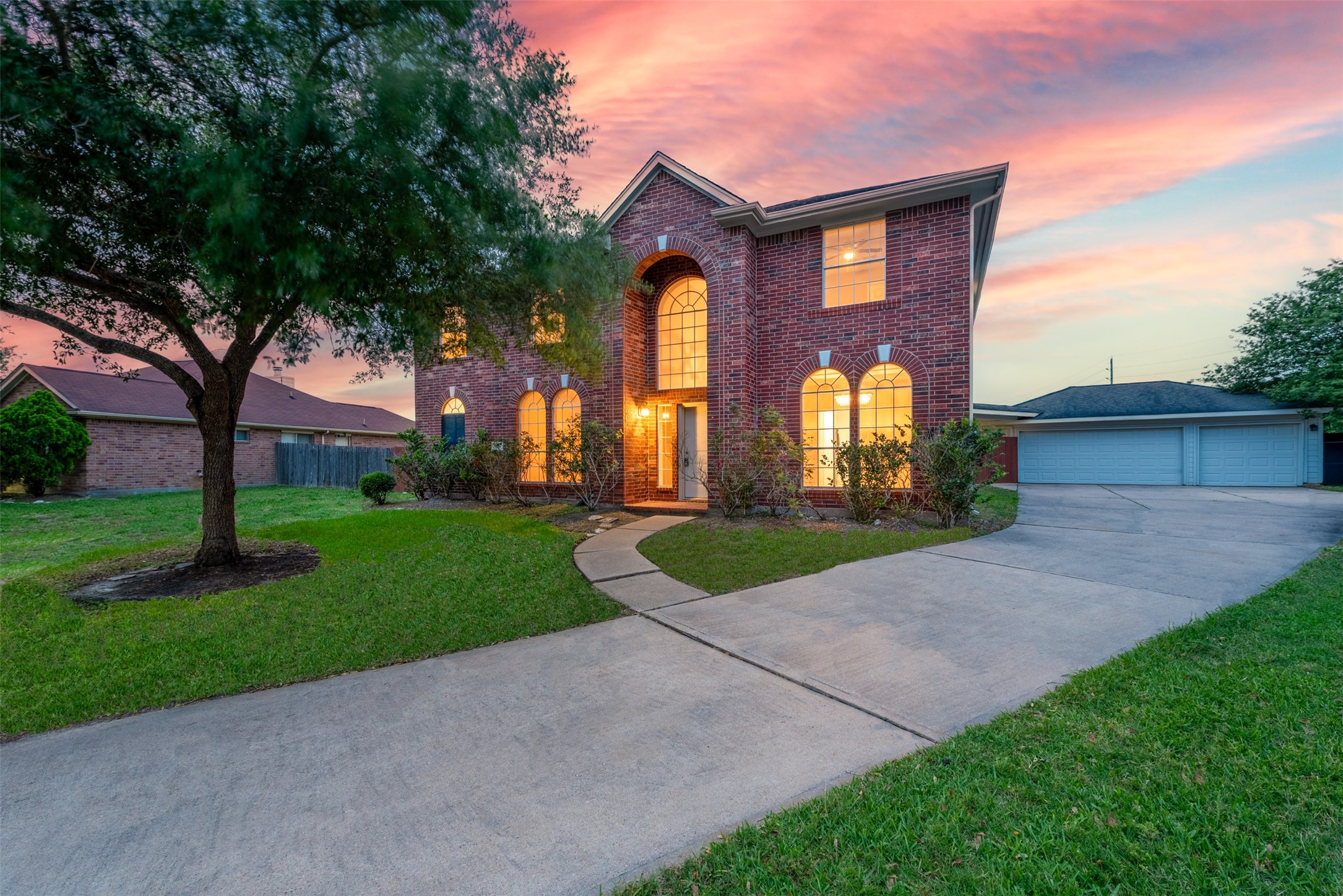 1102 Noble Glen Drive Fresno TX 77545