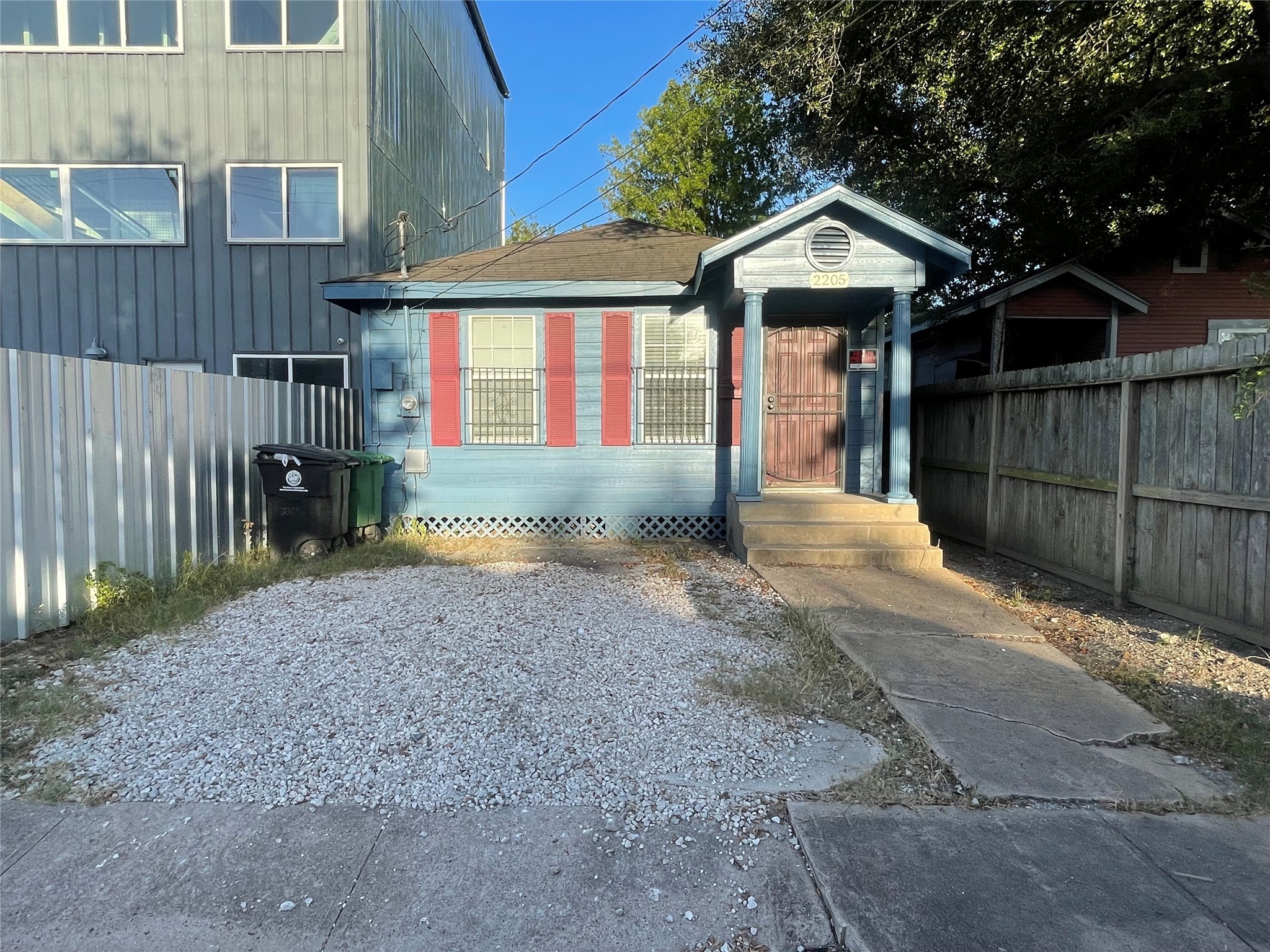 2205 Tierwester Street Houston TX 77004