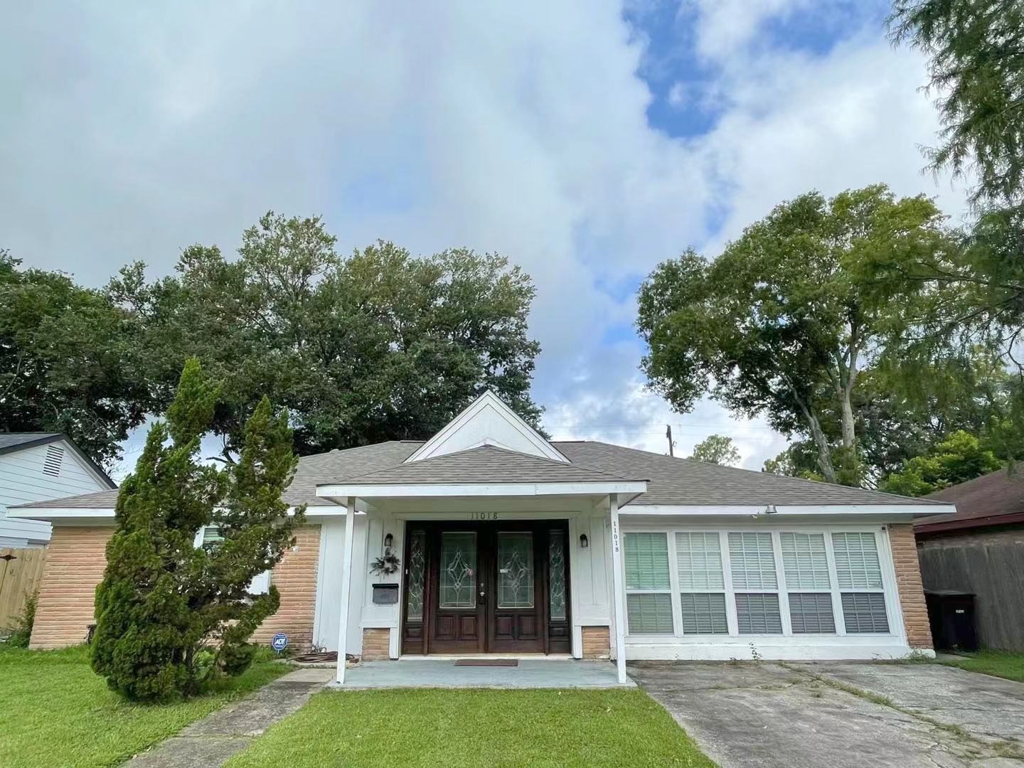 11018 Hillcroft Street Houston TX 77096