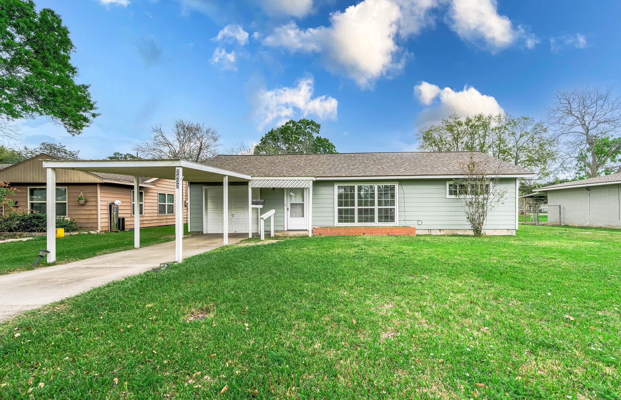 2433 S Austin Avenue Pearland TX 77581