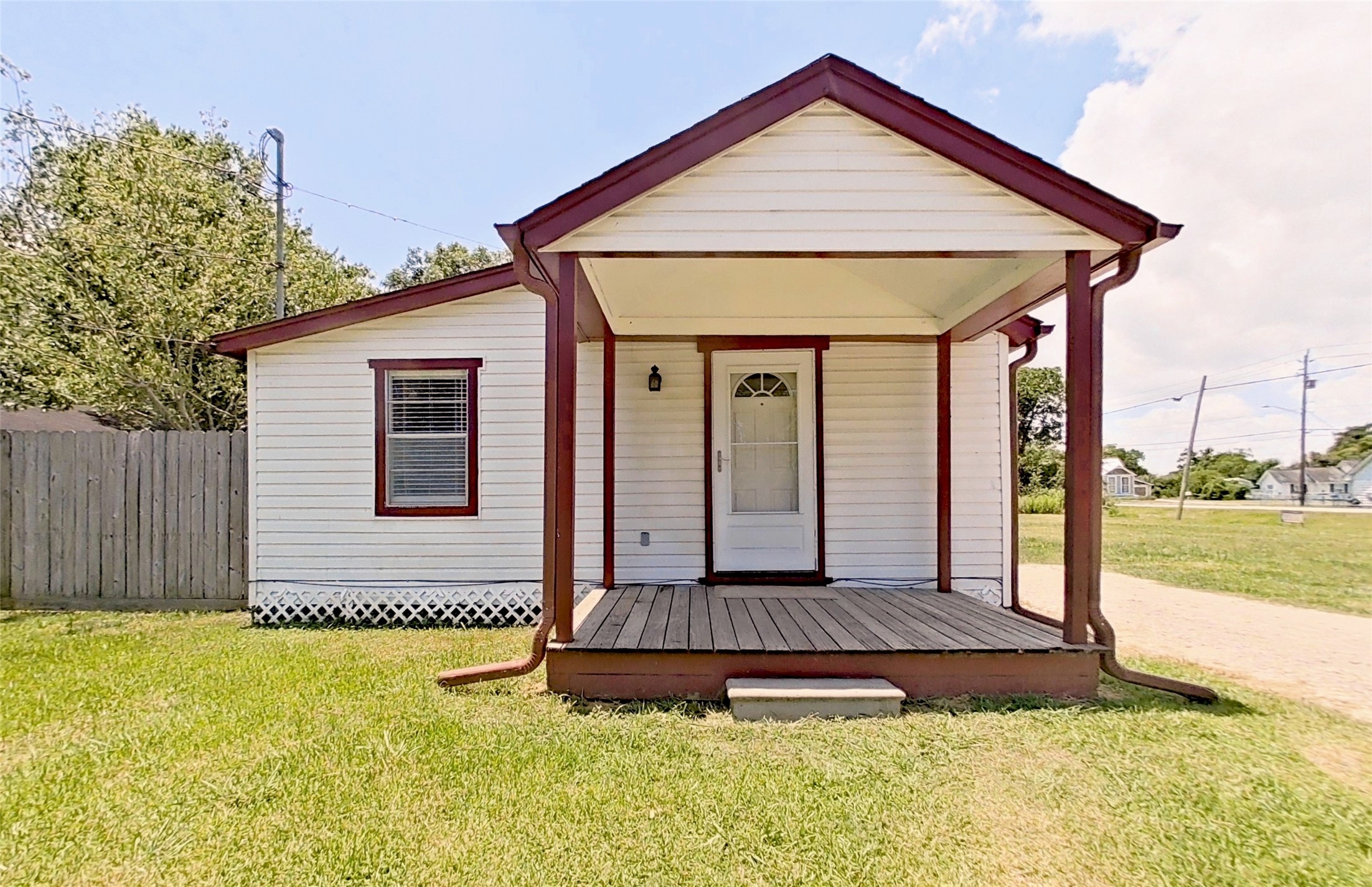 706 S Blackwell Street La Porte TX 77571