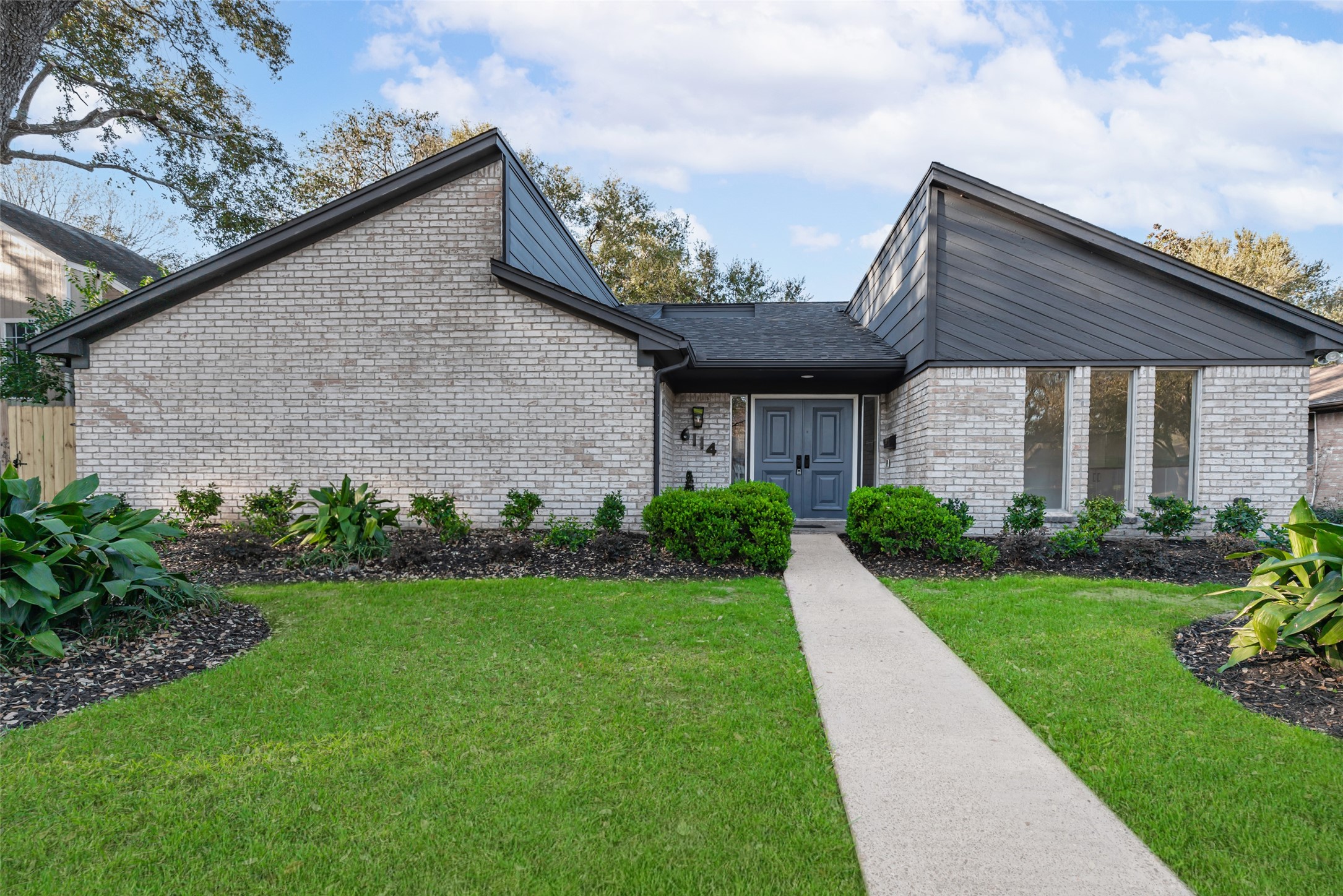 6114 Hummingbird Street Houston TX 77096