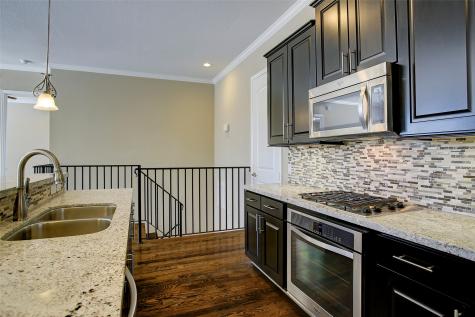 819 W 21st Street A Houston TX 77008
